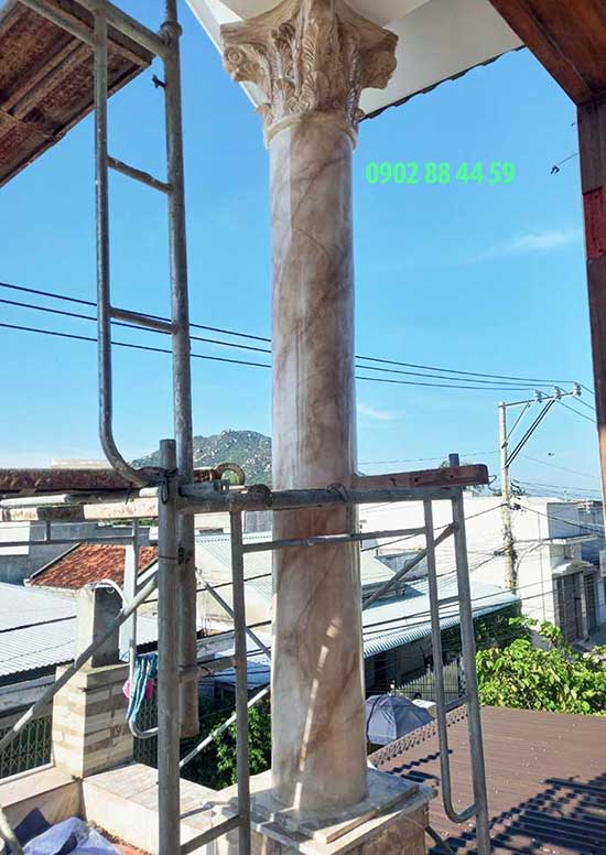 cột tròn cẩm thạch